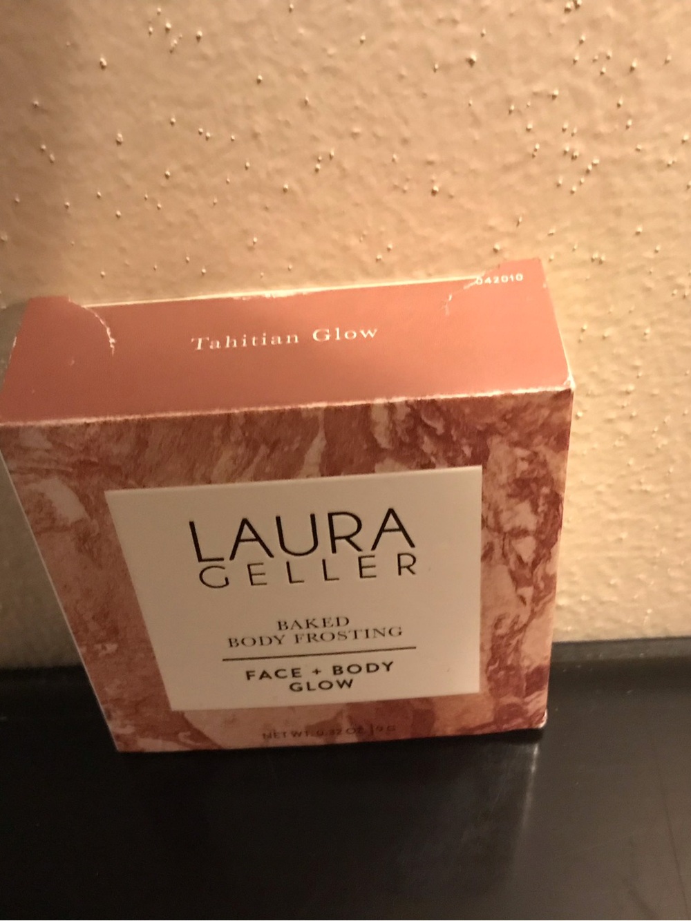 Laura Geller Baked Body Frosting Face + Body Glow - Bronze (Tahitian Glow) - Picture 3 of 5